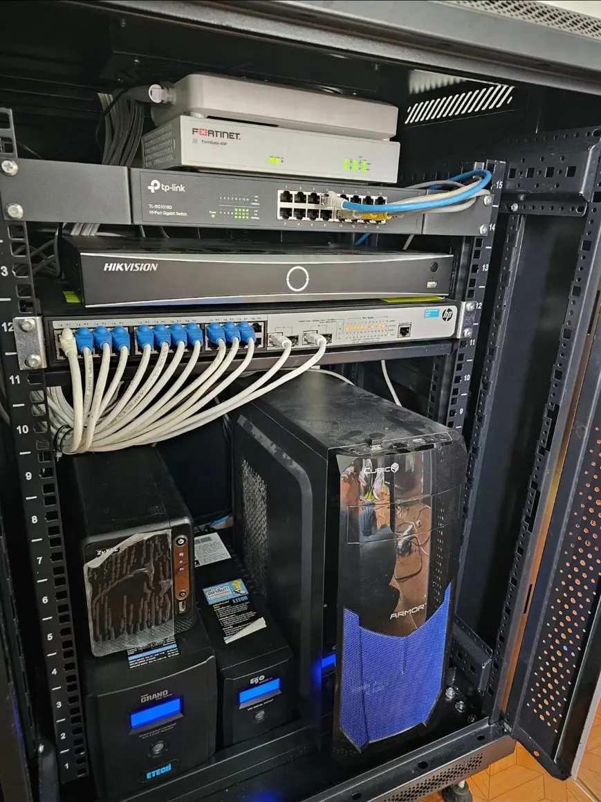 ผลงาน JPT: ตู้ Rack และอุปกรณ์เครือข่าย
